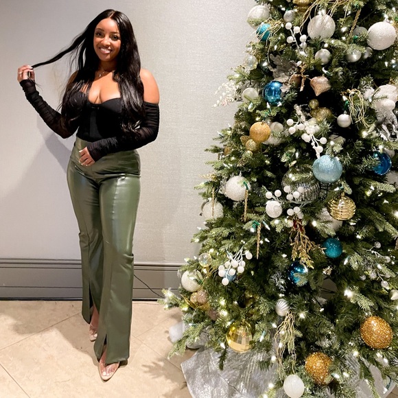 Split Hem Vegan Leather Pant - Picture 5 of 6